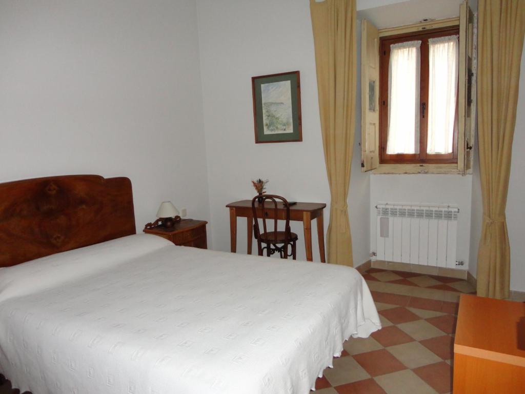 Hostal Puerta Medina Siguenza Room photo