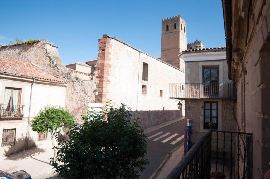 Hostal Puerta Medina Siguenza Exterior photo